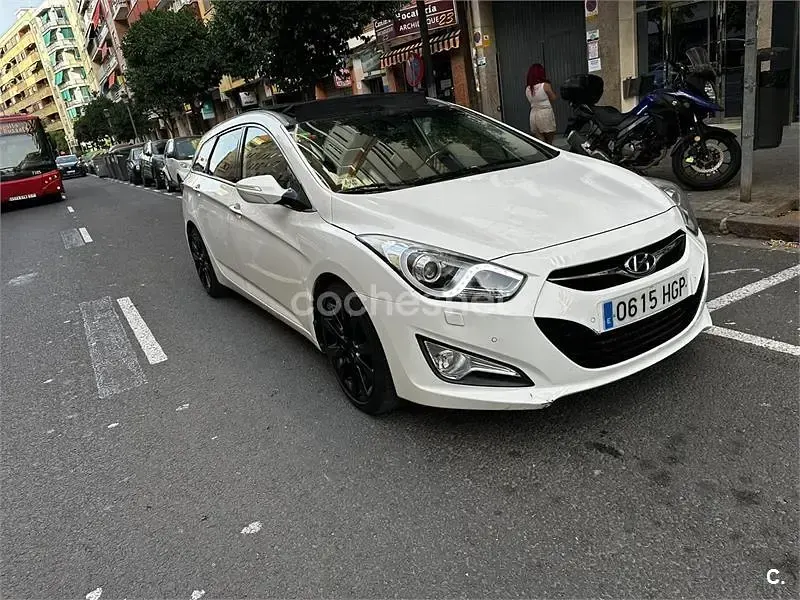 Usado Hyundai i40 GLS 136 CV (100 kW) 2011 Blanco Familiar