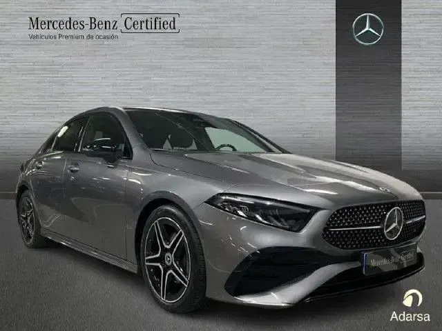 Usado Mercedes A200 163 CV (119 kW) 2024 Gris montaña