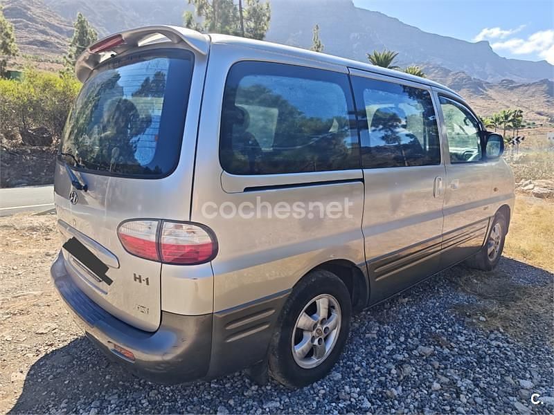 Usado Hyundai H-1 140 CV (102 kW) 2004 Gris / plata Monovolumen