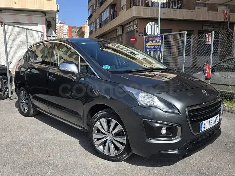 Usado Peugeot 3008 Allure 120 CV (88 kW) 2016 Beige Berlina