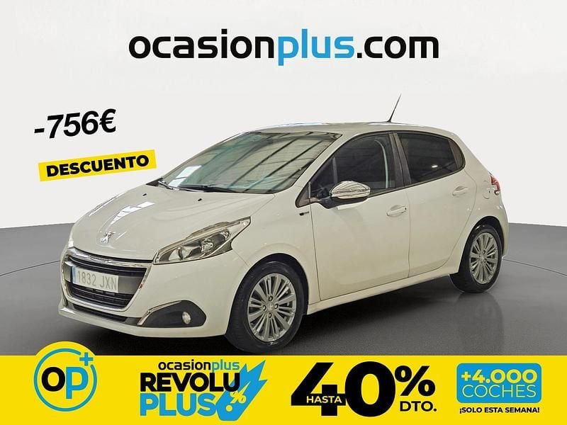Usado Peugeot 208 Style 100 CV (73 kW) 2017 Blanco Utilitario