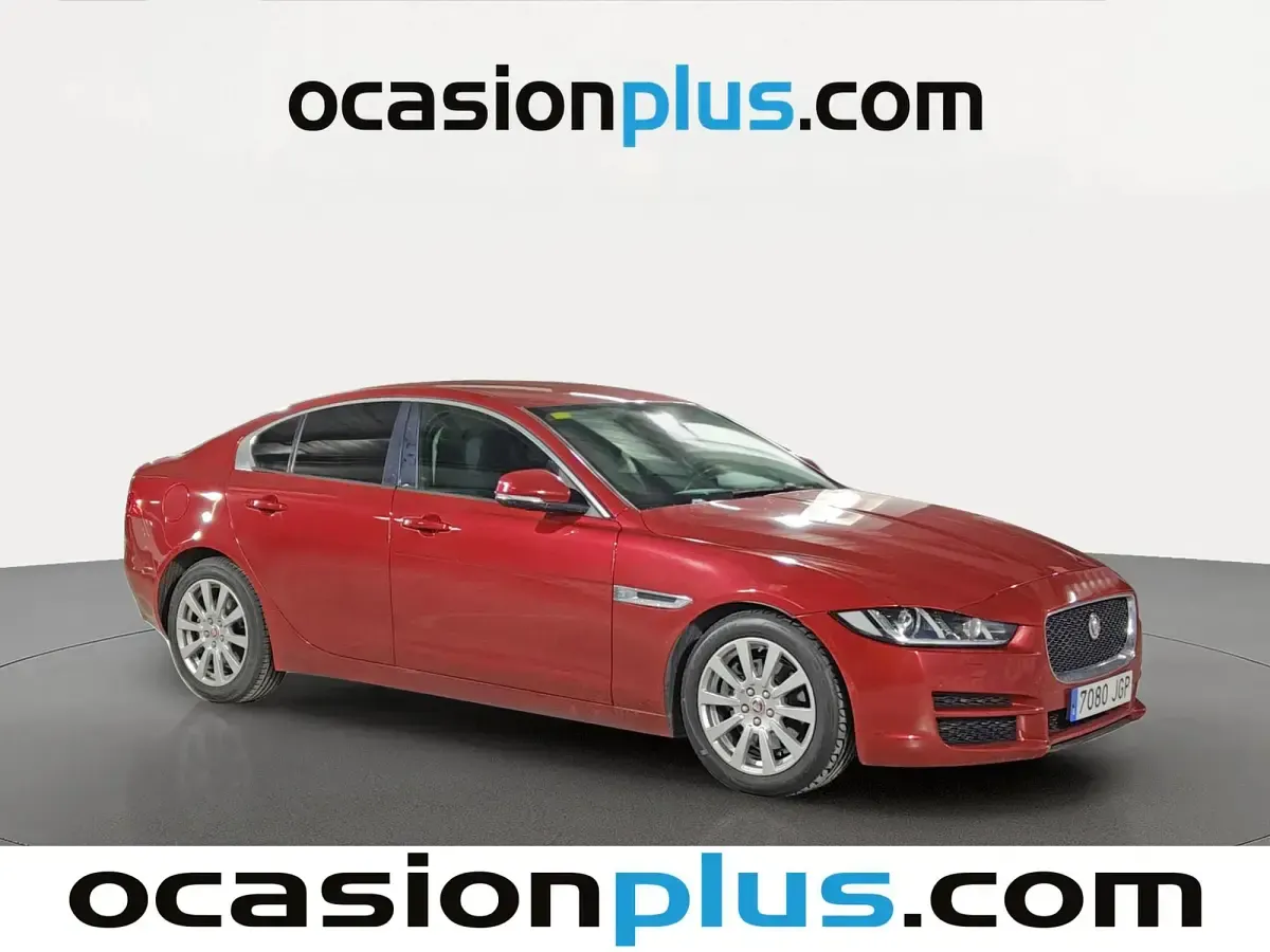 Usado Jaguar XE Portfolio 180 CV (132 kW) 2015 Rojo Berlina
