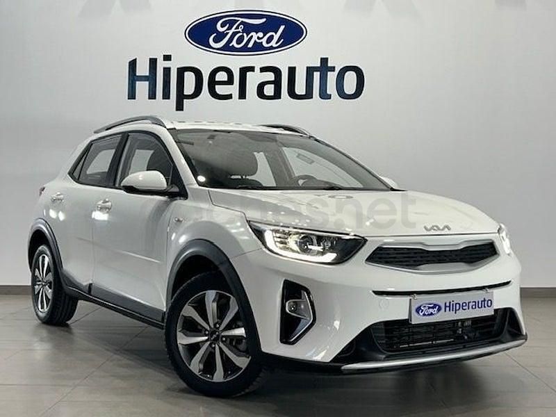 Usado Kia Stonic 100 CV (73 kW) 2024 Blanco SUV
