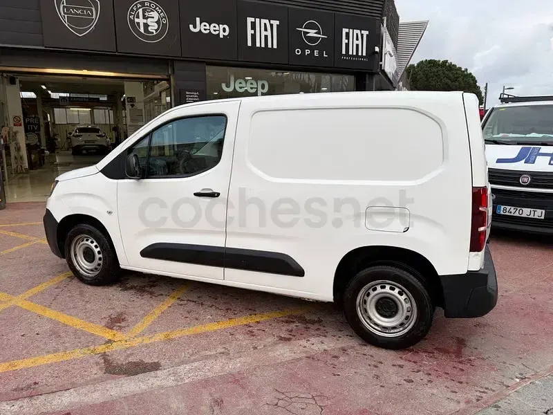 Usado Citroën e-Berlingo Live 102 CV (75 kW) 2021 Blanco Monovolumen