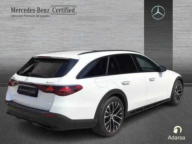 Usado Mercedes E300 Avantgarde 313 CV (230 kW) 2026 Manufaktur blanco opalita brig