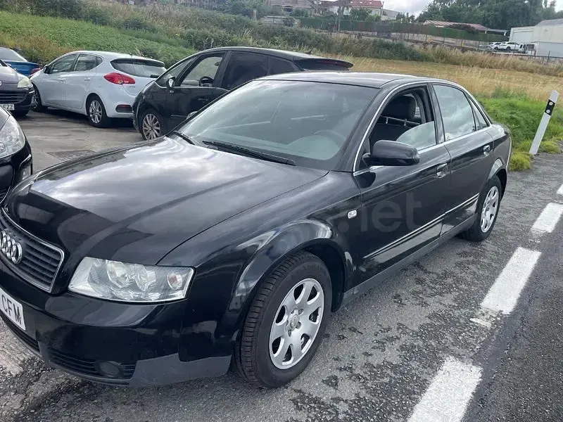 Usado Audi A4 130 CV (95 kW) 2003 Azul Berlina