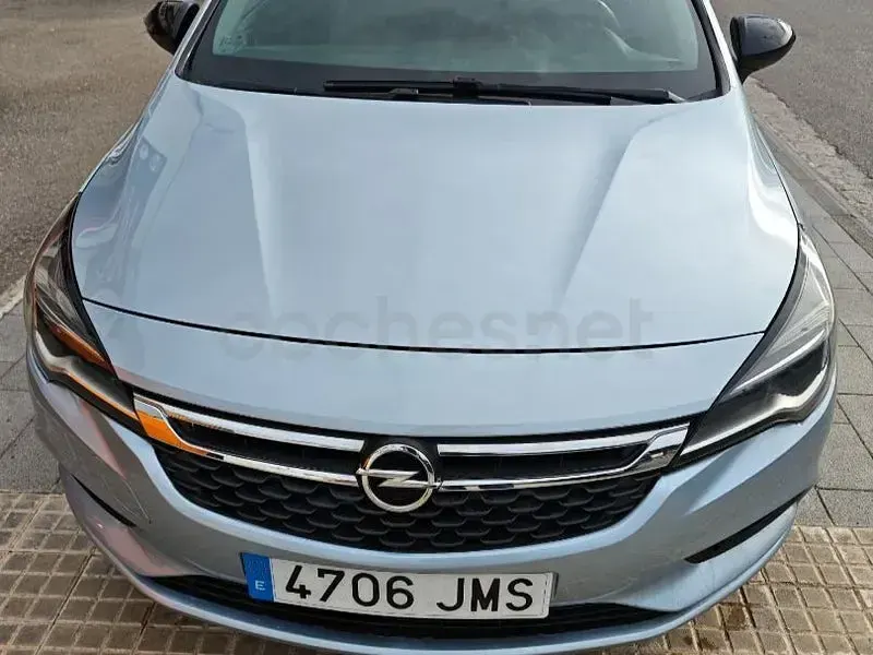 Usado Opel Astra Dynamic 105 CV (77 kW) 2016 Azul Berlina