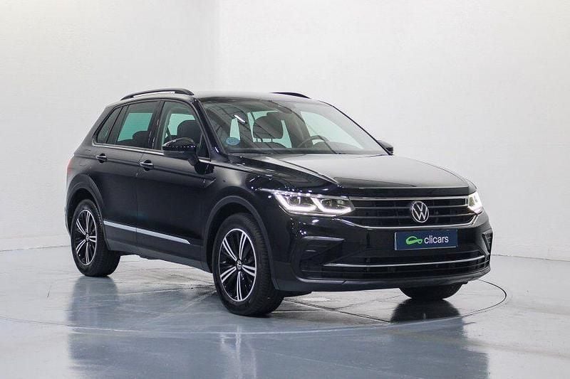 Usado VW Tiguan Life 150 CV (110 kW) 2023 Negro SUV