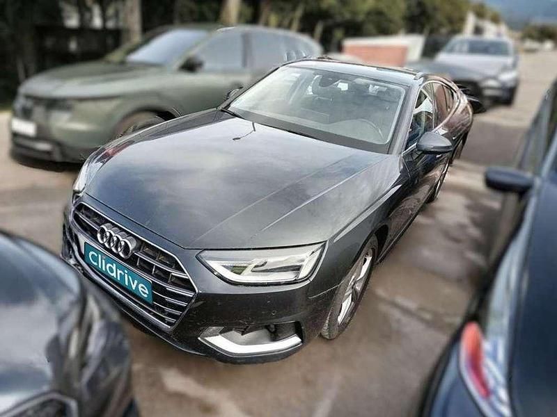 Usado Audi A4 Advanced Plus 136 CV (100 kW) 2021 Gris / plata Familiar