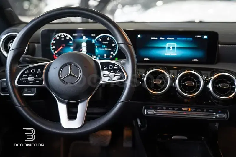 Usado Mercedes CLA200 150 CV (110 kW) 2021 Blanco Berlina