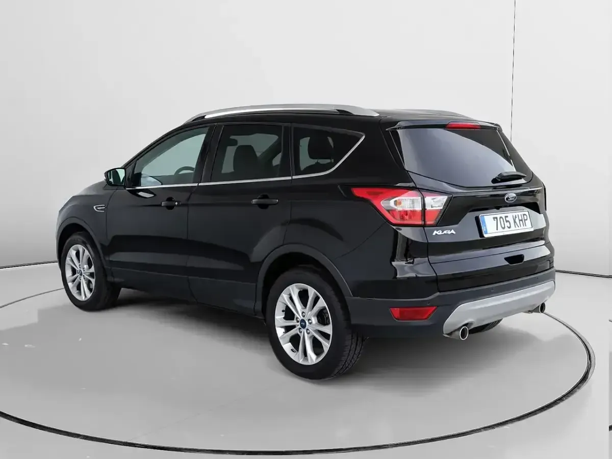 Usado Ford Kuga Titanium 120 CV (88 kW) 2018 Negro SUV