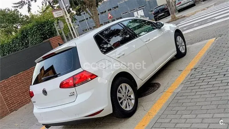 Usado VW Golf VII 110 CV (80 kW) 2016 Blanco Berlina
