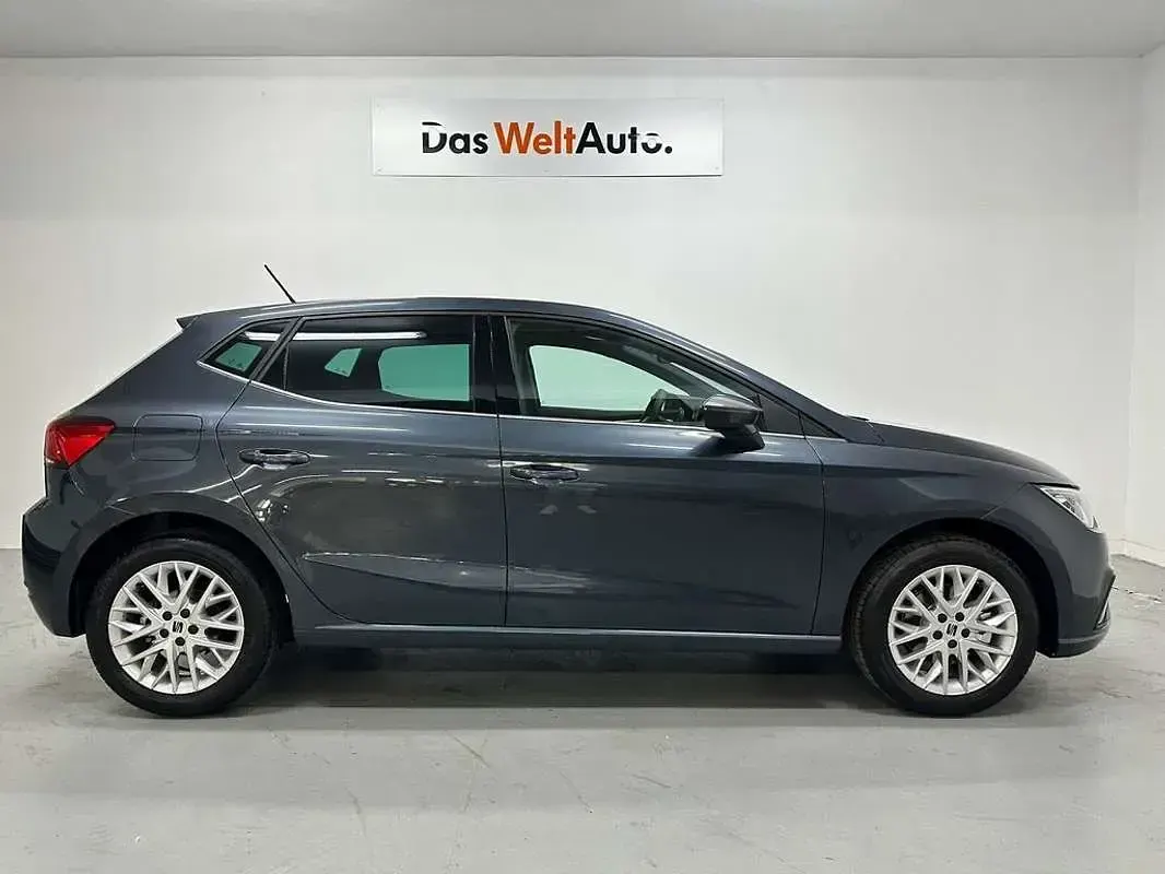 Usado Seat Ibiza XCELLENCE 116 CV (85 kW) 2025 Gris Utilitario