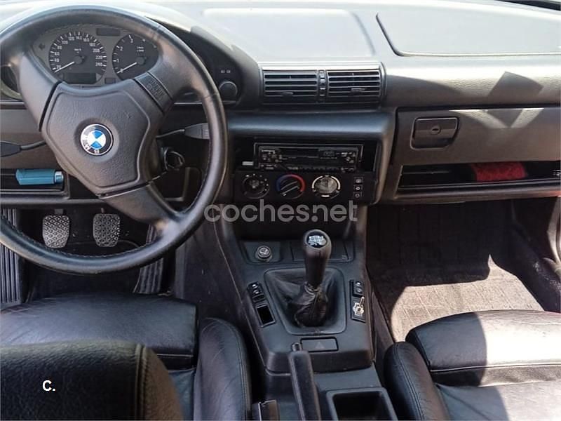 Usado BMW 318 140 CV (102 kW) 1998 Rojo Berlina