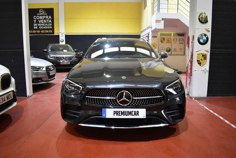 Usado Mercedes E300 306 CV (225 kW) 2021 Negro Familiar