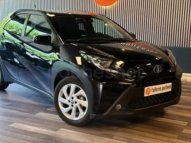 Usado Toyota Aygo X Play 72 CV (52 kW) 2025 Negro SUV