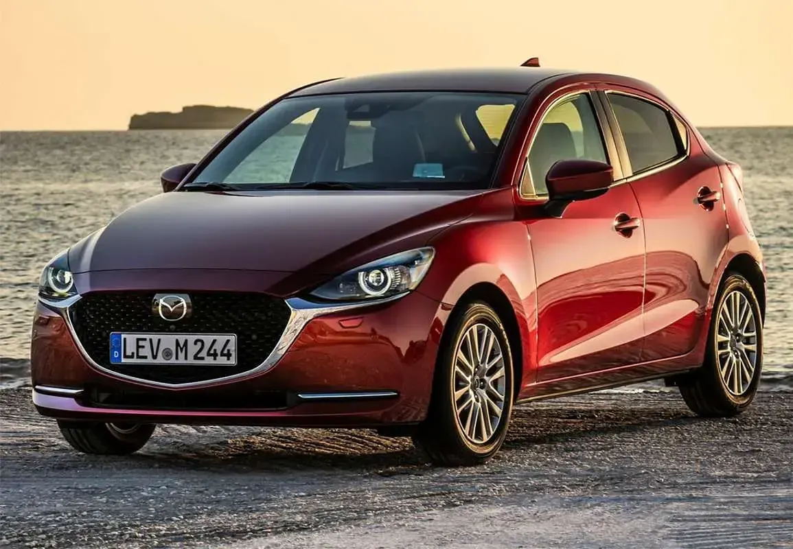 Usado Mazda 2 Exclusive-Line 90 CV (66 kW) 2024 Blanco Utilitario