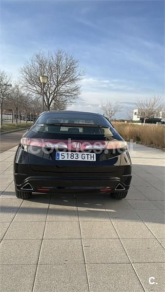 Usado Honda Civic Comfort 100 CV (73 kW) 2010 Negro Berlina