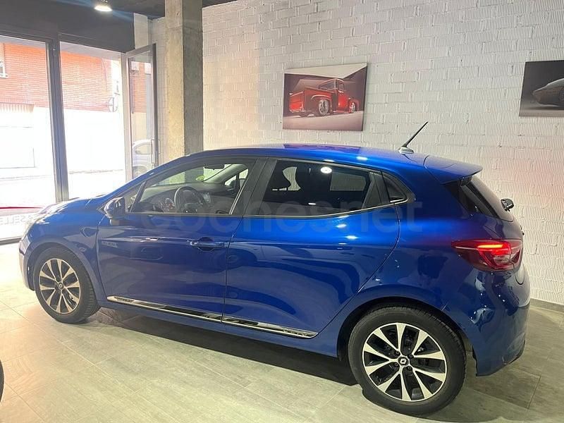 Begagnad Renault Clio V Intens 90 HK (66 kW) 2021 Blå Sedan