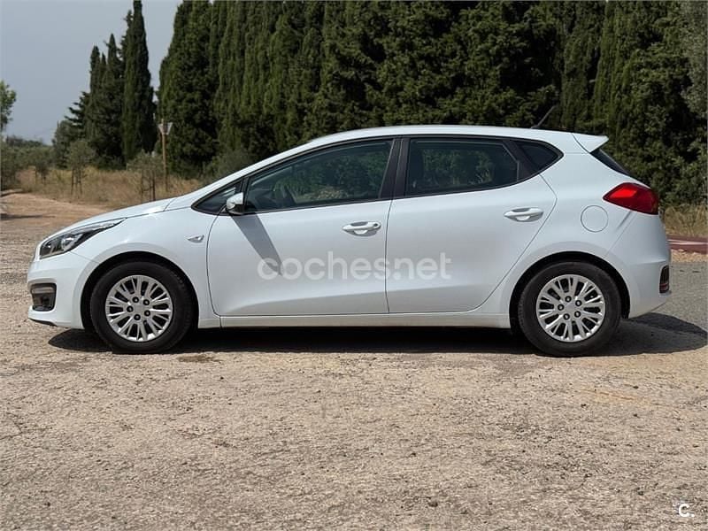 Usado Kia Ceed GT 90 CV (66 kW) 2017 Blanco Berlina