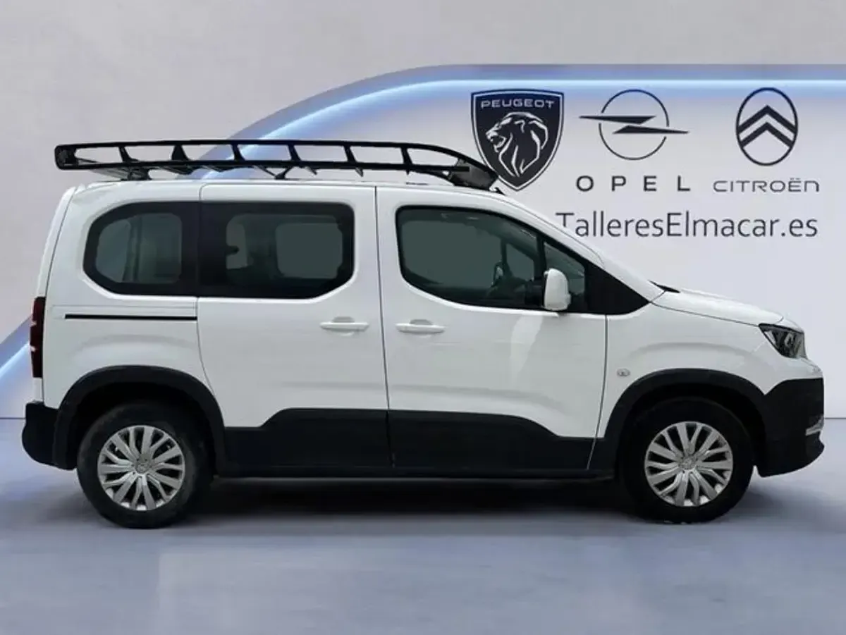 Usado Peugeot Rifter Active 100 CV (73 kW) 2021 Blanco Monovolumen