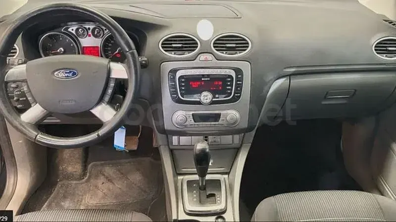 Usado Ford Focus Titanium 145 CV (106 kW) 2008 Negro Berlina