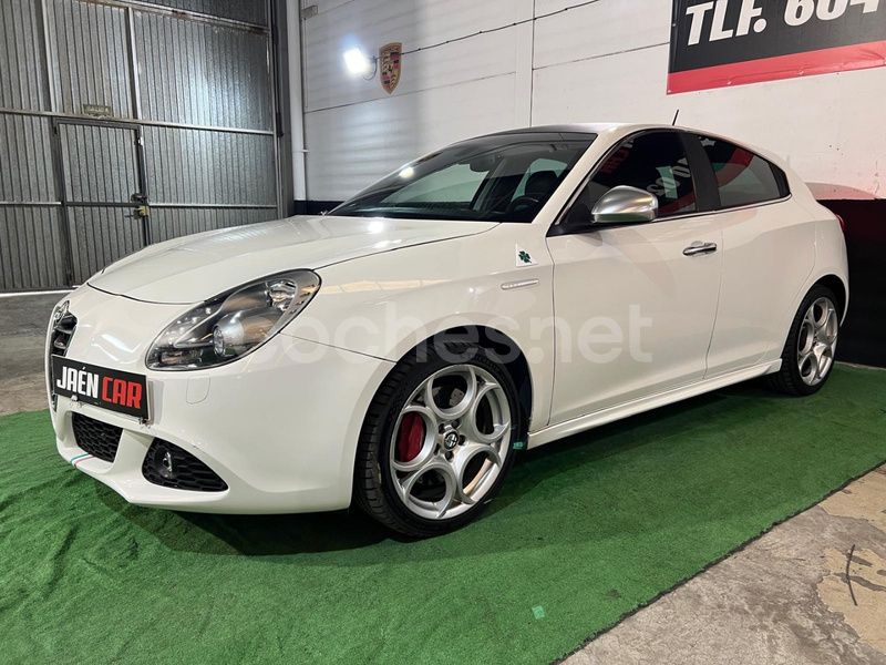 Blanco Usado 2012 Alfa Romeo Giulietta Utilitario | 7480 € (Un poco caro) - Imagen 1/4