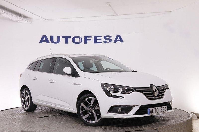 Usado Renault Mégane IV Bose Edition 130 CV (95 kW) 2017 Blanco Familiar