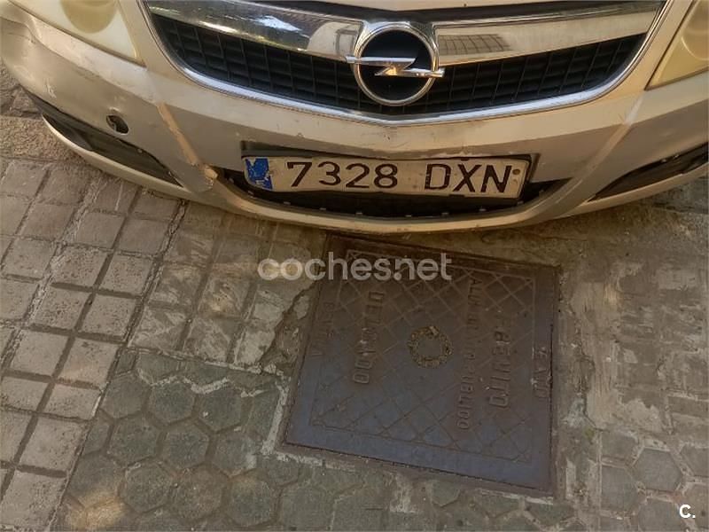 Usado Opel Vectra Elegance 100 CV (73 kW) 2006 Gris / plata Berlina