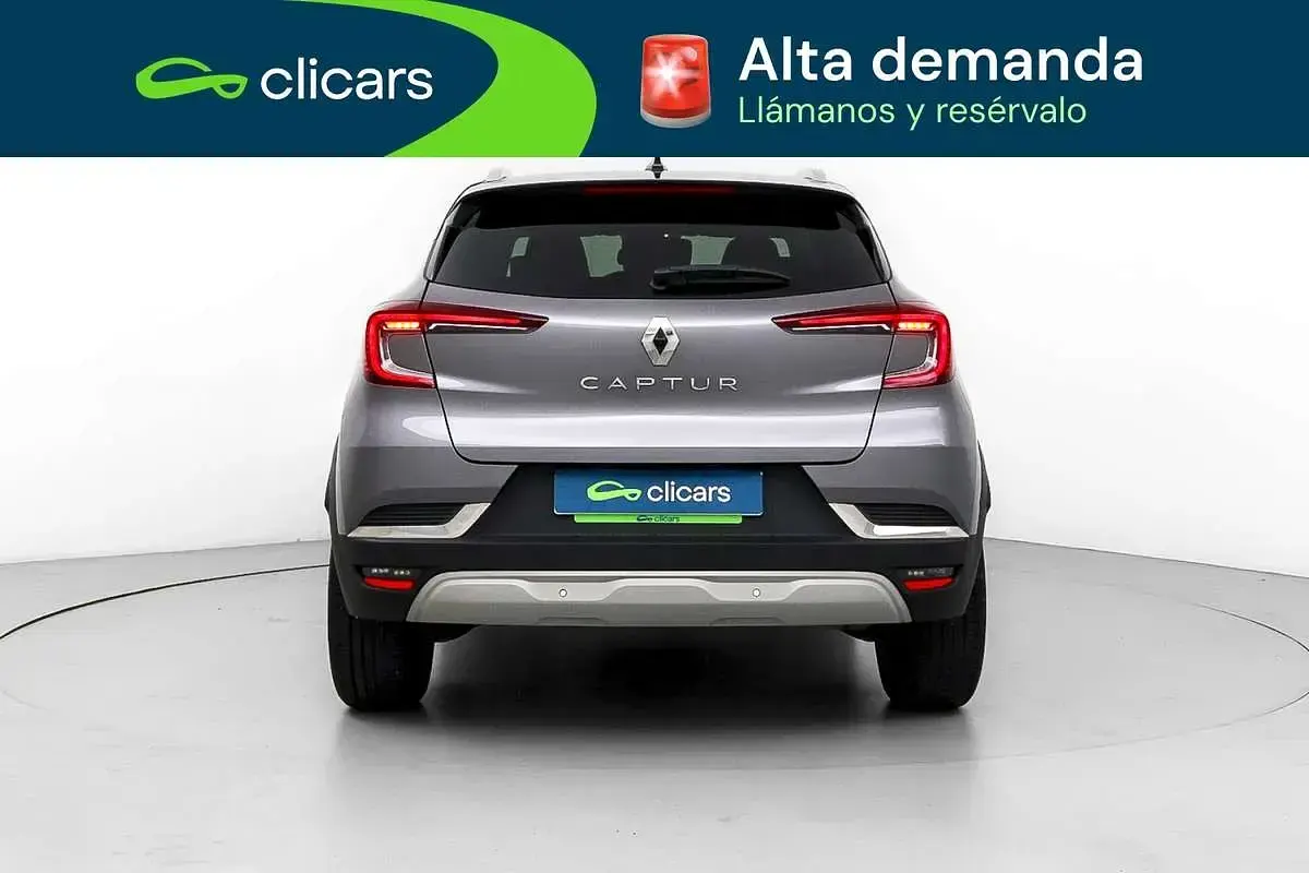 Usado Renault Captur Techno 91 CV (66 kW) 2023 Gris SUV
