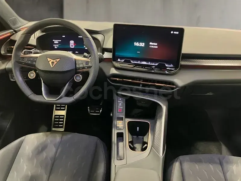 Usado Cupra Terramar 204 CV (150 kW) 2025 Gris / plata SUV