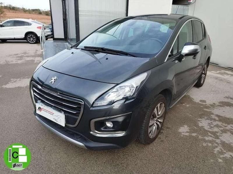 Usado Peugeot 3008 Active 120 CV (88 kW) 2016 Verde Monovolumen