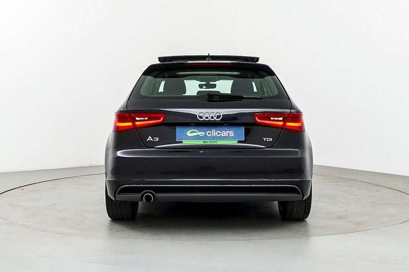 Usado Audi A3 S-Line 110 CV (80 kW) 2015 Negro Utilitario