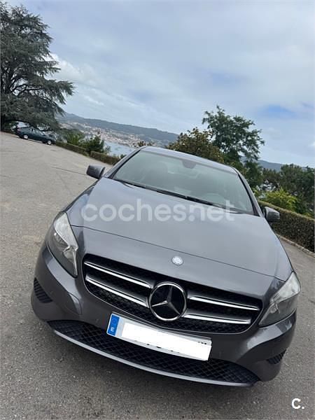 Gris / plata Usado 2013 Mercedes A180 Urban Berlina | 12.800 € (Precio justo) - Imagen 1/2