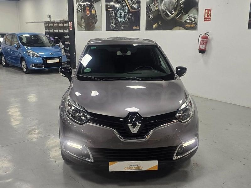 Usado Renault Captur Zen 90 CV (66 kW) 2017 Gris / plata SUV