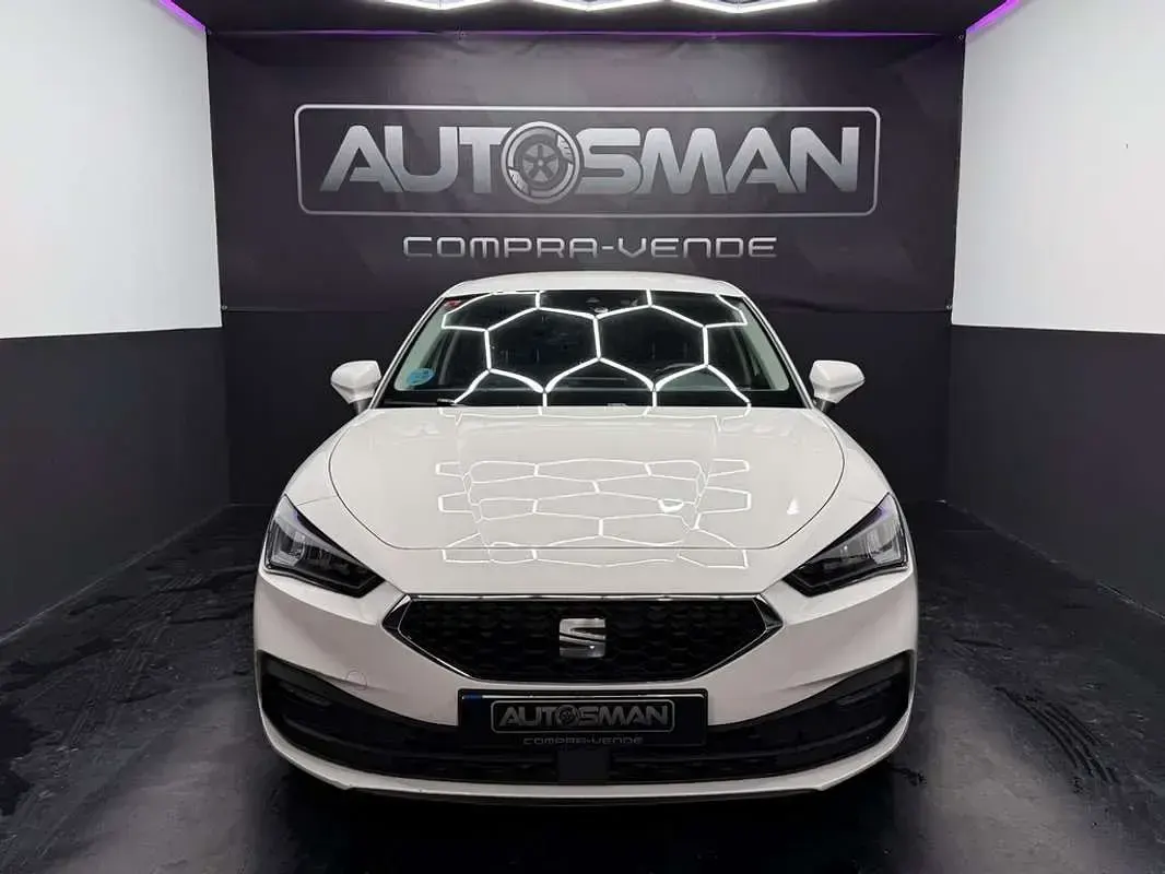 Usado Seat Leon Style 116 CV (85 kW) 2021 Blanco Utilitario