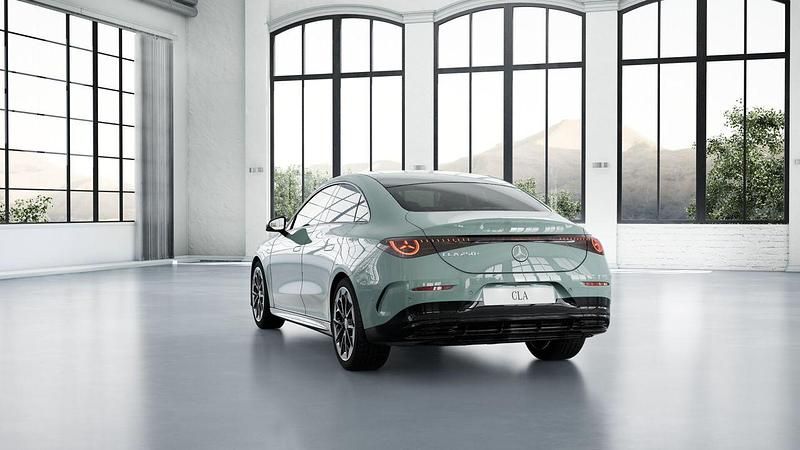 Nuevo Mercedes CLA 250+ 200 kW (272 CV) 2026 Verde Berlina