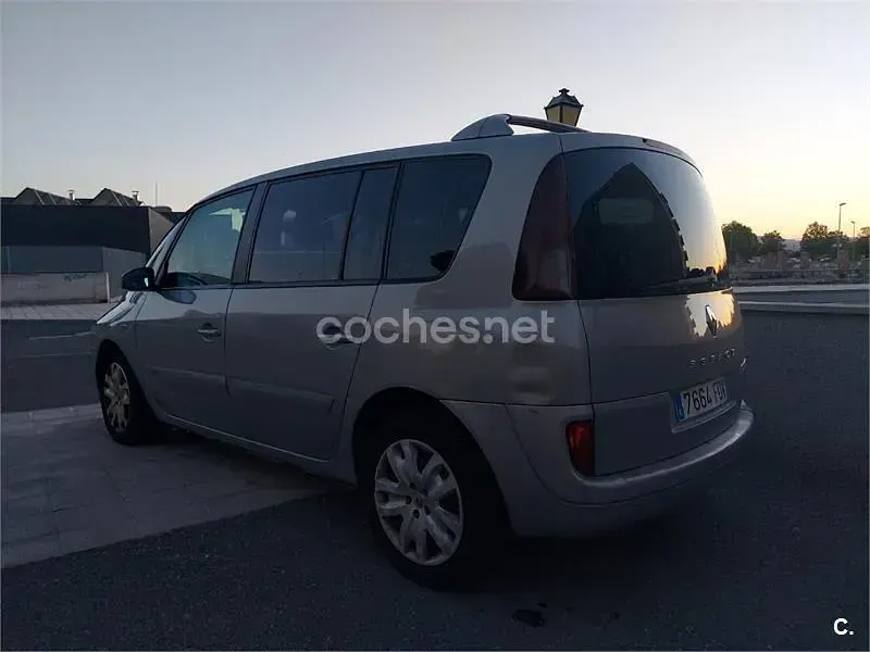 Usado Renault Espace Dynamique 150 CV (110 kW) 2006 Beige Monovolumen