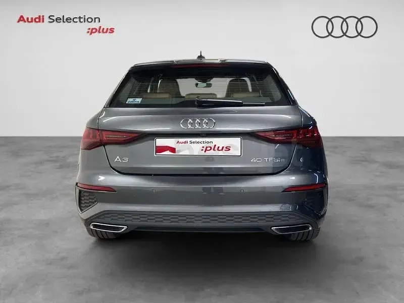 Usado Audi A3 S-Line 204 CV (150 kW) 2022 Gris / plata Berlina