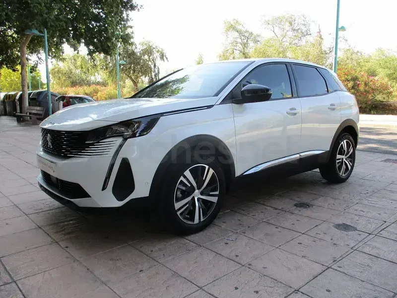 Usado Peugeot 3008 Allure 130 CV (95 kW) 2023 Blanco SUV