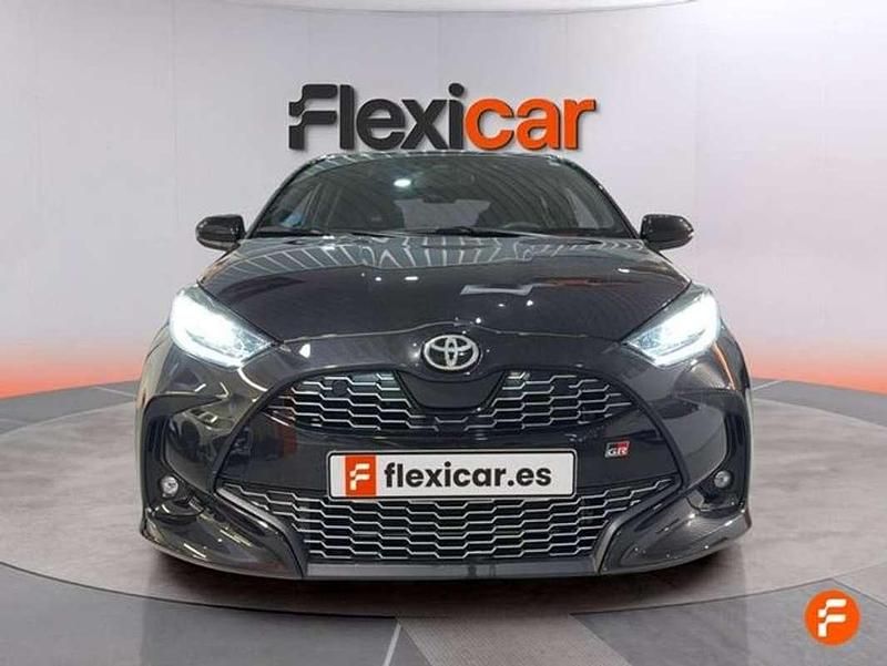 Usado Toyota Yaris Hybrid Sport 116 CV (85 kW) 2022 Negro Utilitario