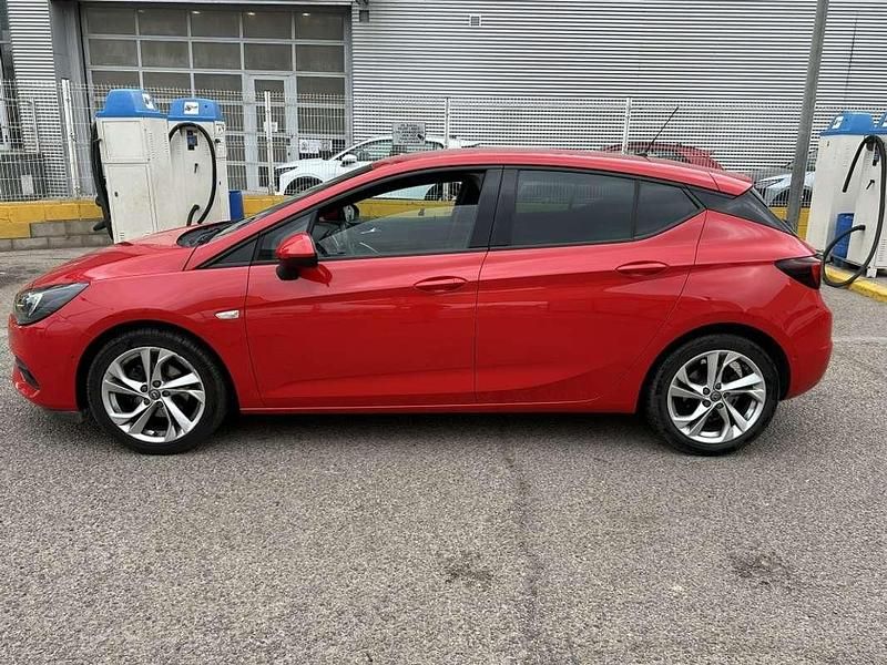 Usado Opel Astra GS Line 110 HP (80 kW) 2020 Vermelho Citadino