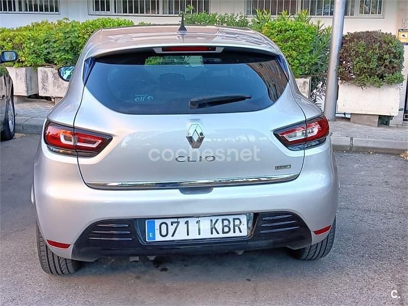 Usado Renault Clio IV LIMITED 90 CV (66 kW) 2017 Gris / plata Berlina