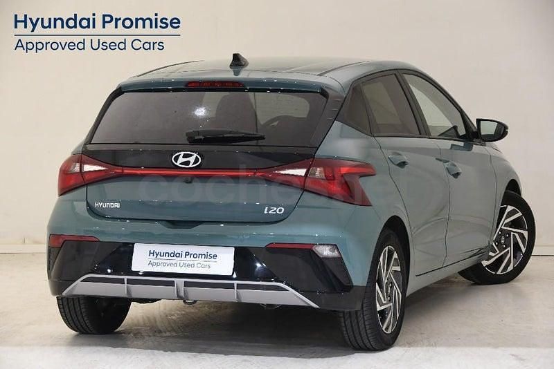 Usado Hyundai i20 100 CV (73 kW) 2025 Verde Utilitario