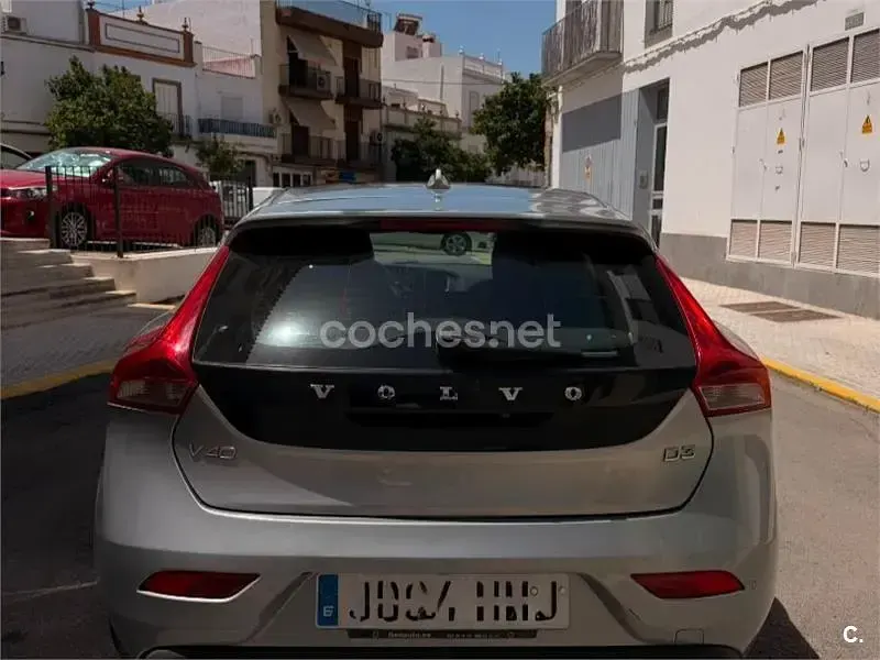 Usado Volvo V40 Summum 150 CV (110 kW) 2012 Gris / plata Utilitario