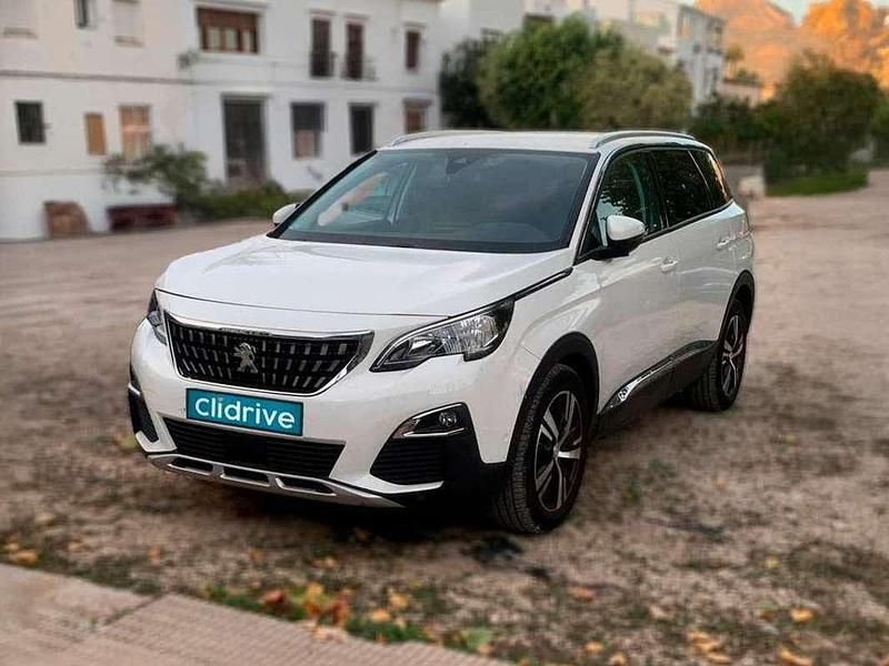 Usado Peugeot 5008 Allure 131 CV (96 kW) 2020 Blanco SUV