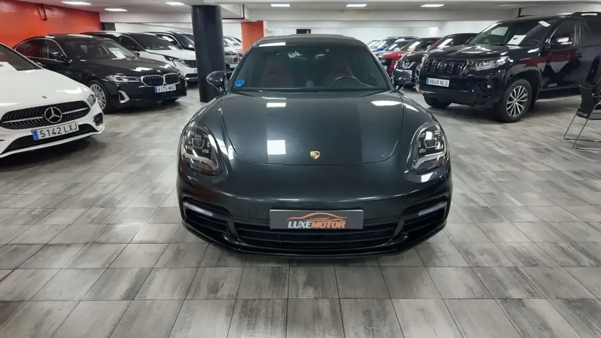 Usado Porsche Panamera 4 Executive 462 CV (339 kW) 2017 Gris Berlina