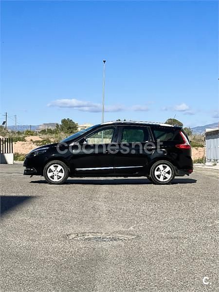Usado Renault Scénic III Bose Edition 130 CV (95 kW) 2014 Negro Monovolumen
