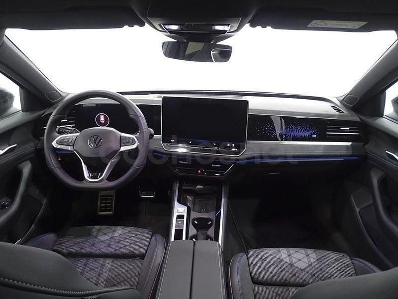 Nuevo VW Passat R-line 150 CV (110 kW) 2025 Gris Familiar