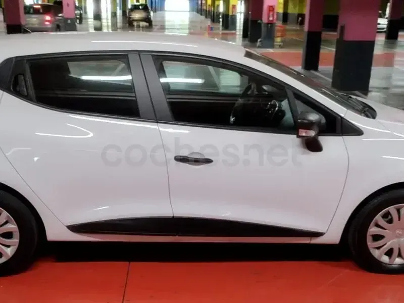 Usado Renault Clio IV Business 75 CV (55 kW) 2017 Blanco Berlina